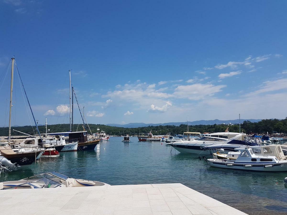Vijon Apartment Njivice Bagian luar foto