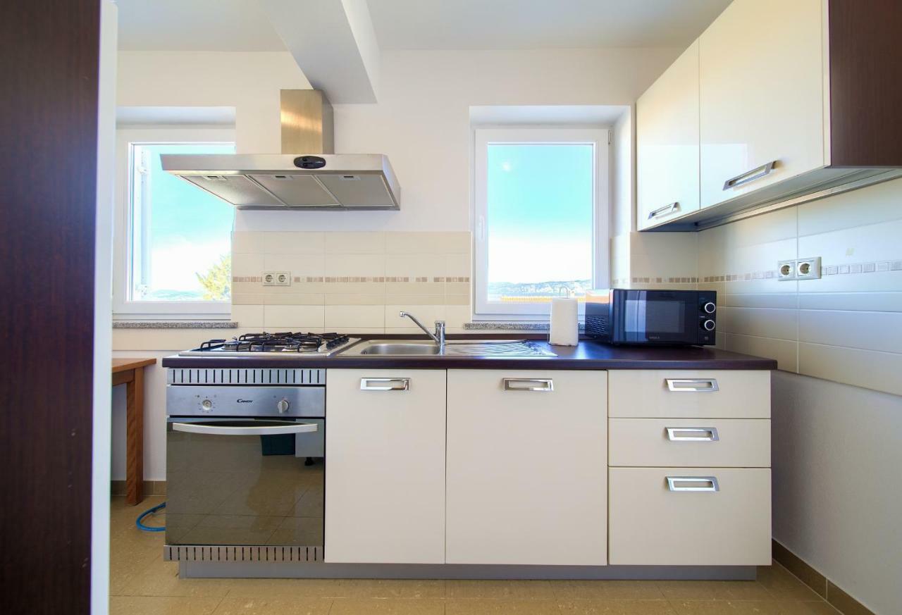 Vijon Apartment Njivice Bagian luar foto