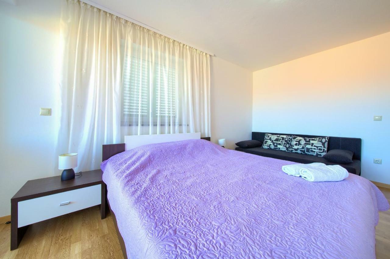 Vijon Apartment Njivice Bagian luar foto