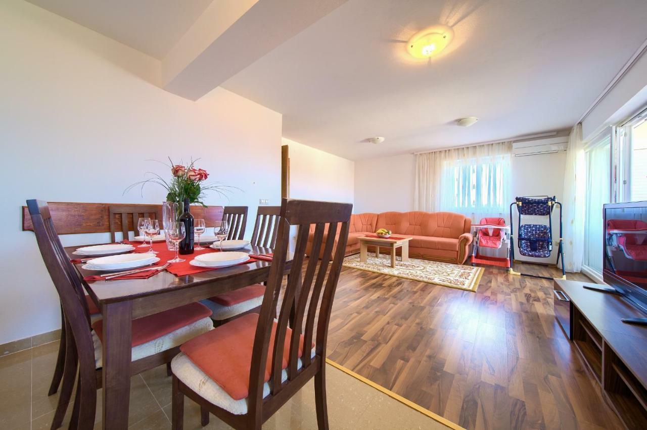 Vijon Apartment Njivice Bagian luar foto
