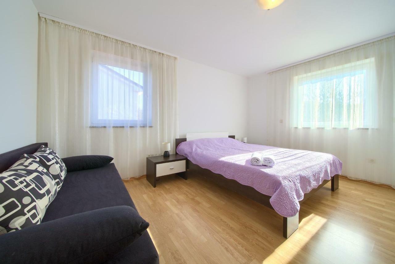 Vijon Apartment Njivice Bagian luar foto
