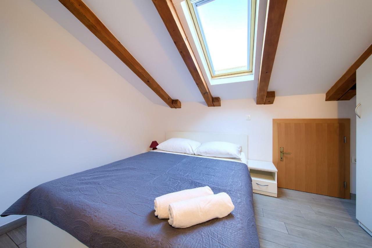 Vijon Apartment Njivice Bagian luar foto